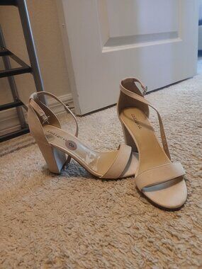 Cream heel